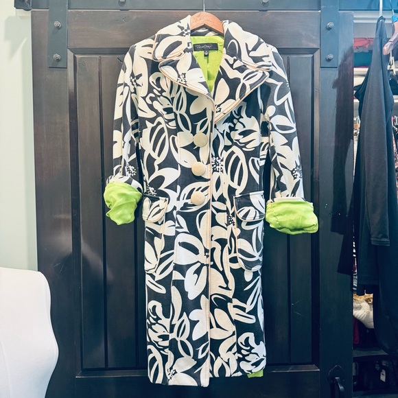 Y2K Cache contour classic trench coat black and white with lime green liner